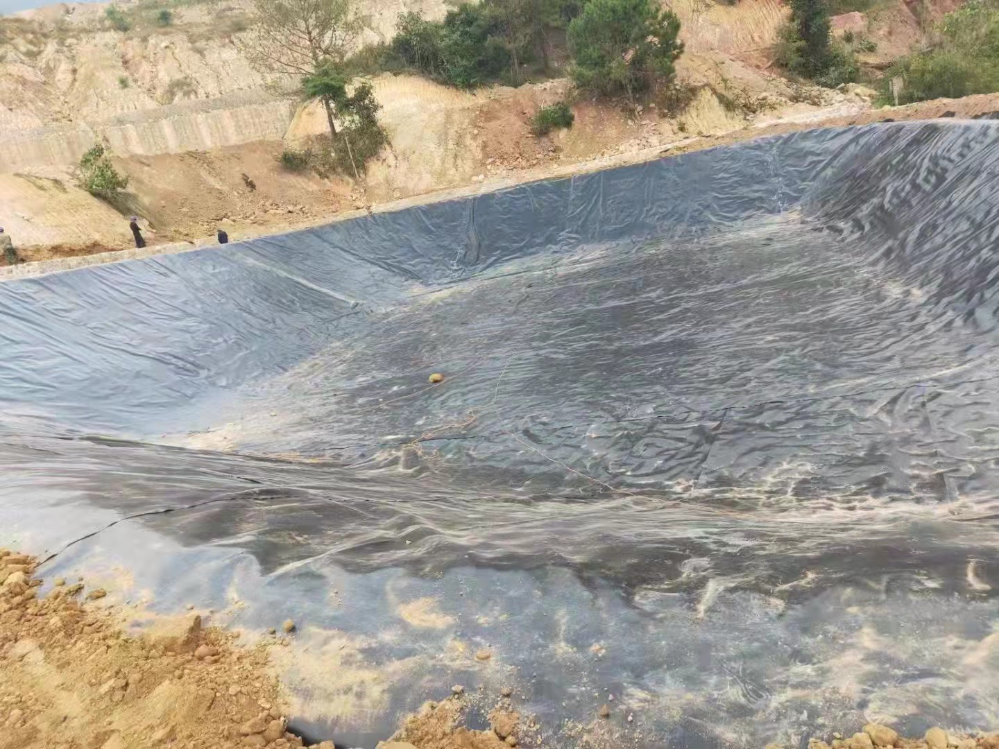 土工膜廠家介紹土工膜用于淡水養殖池